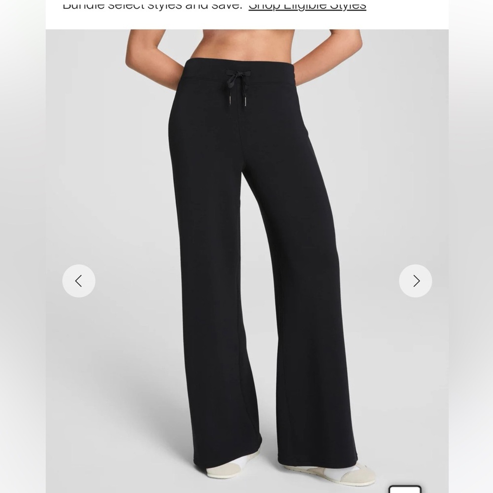 SPANX Air Essentials Wideleg Pant in black.